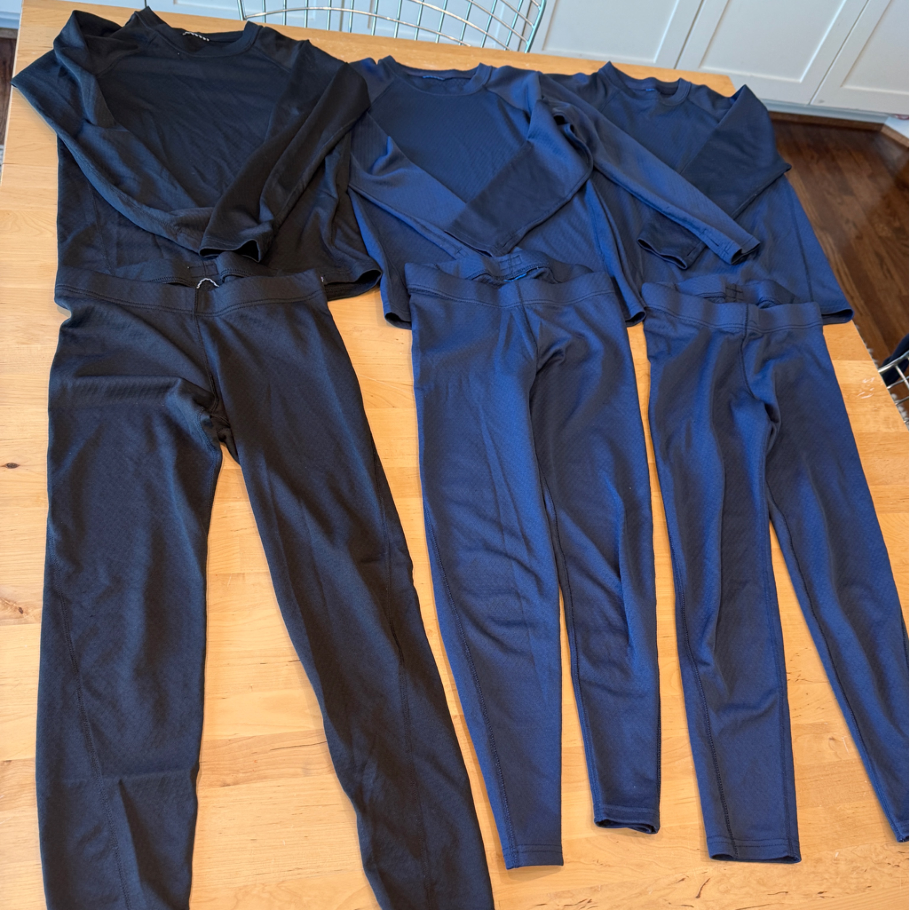 Patagonia Kids Thermal Matching Sets In Black & Navy, Size 7-8 Vguc